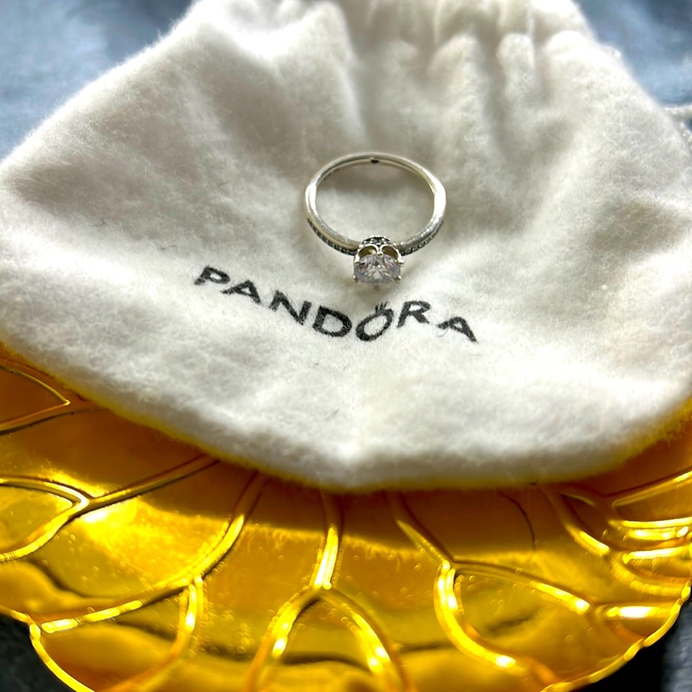 Pandora Ring